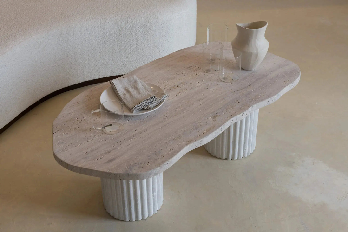 Table basse plateau forme organique Hades
