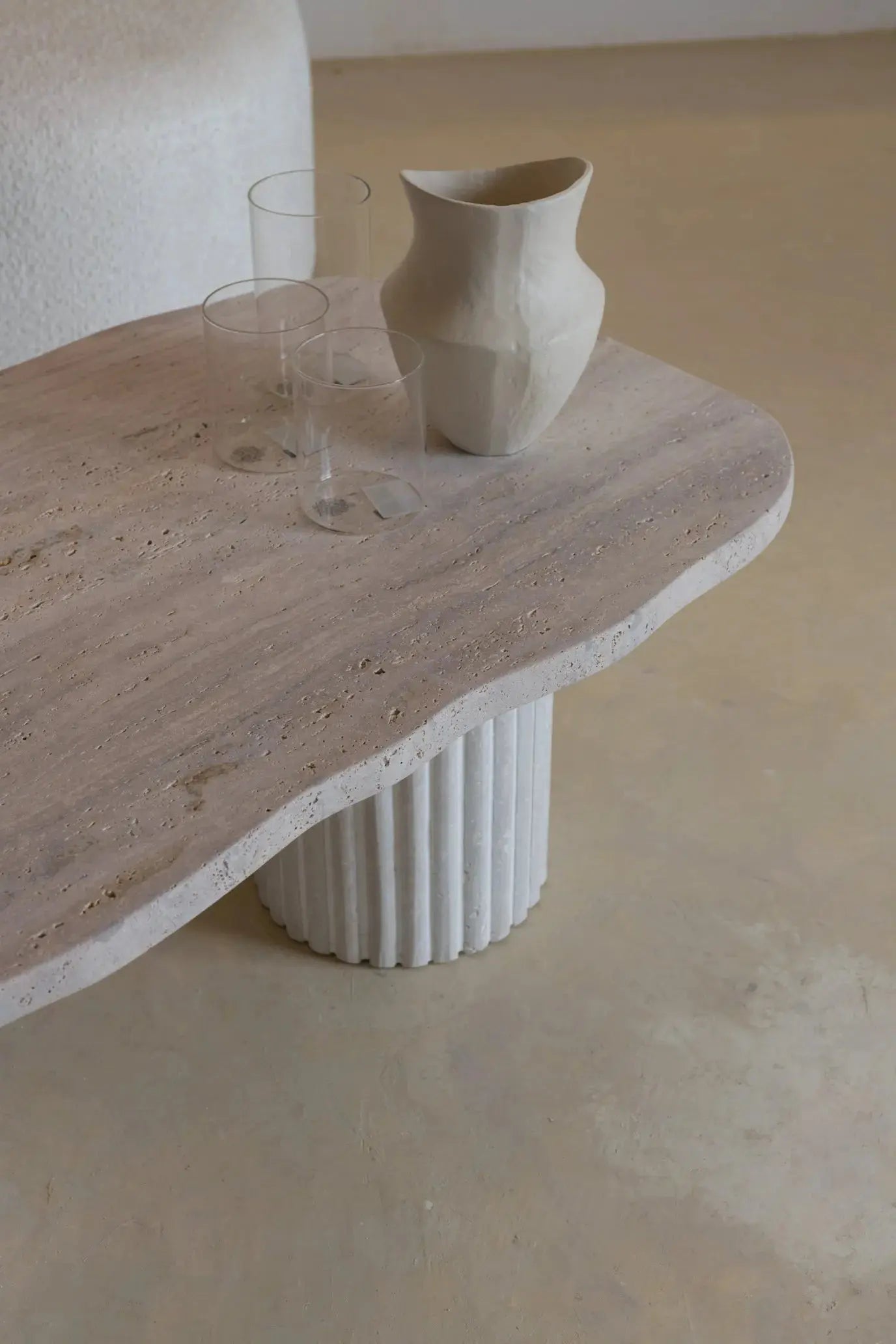 Table basse plateau forme organique Hades