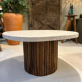Table basse en travertin et pied en noyer Kabana