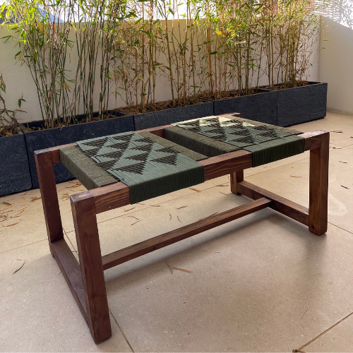 Banc en Bois de Noyer et Fil Nylon - Élégance et Polyvalence