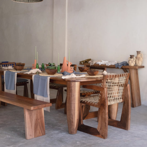 Table Rectangulaire en Noyer – Élégance et Intemporalité
