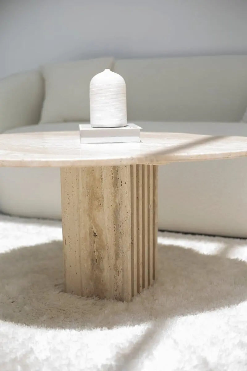 Table Basse en Travertine Irrégulière avec Base en Lamelles de Travertine