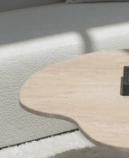 Table Basse en Travertine Irrégulière avec Base en Lamelles de Travertine