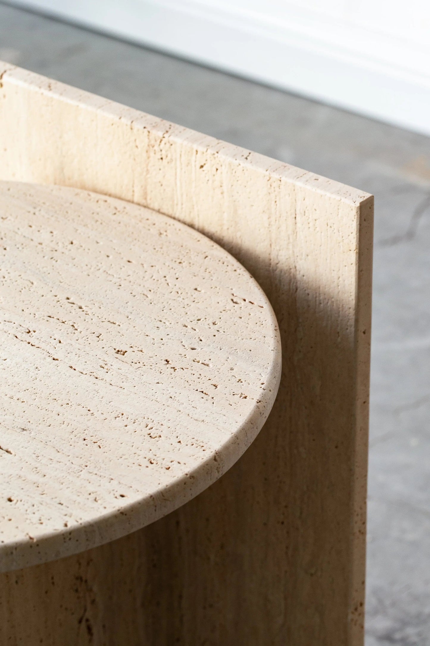 Table d'appoint ronde en travertin