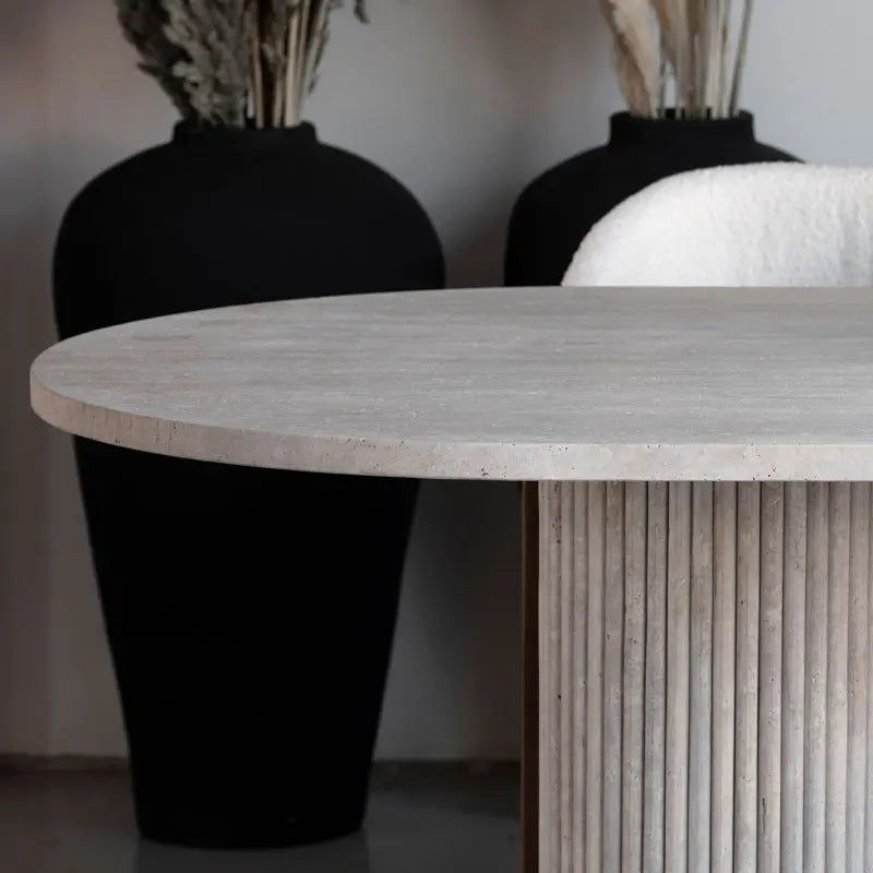 Table à manger en travertine