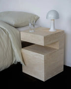 Table d'appoint en travertin Magnifis