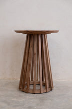 Table d’Appoint Ronde en Noyer – Élégance et Praticité