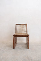 Chaise en Bois de Noyer – Élégance Naturelle et Intemporelle